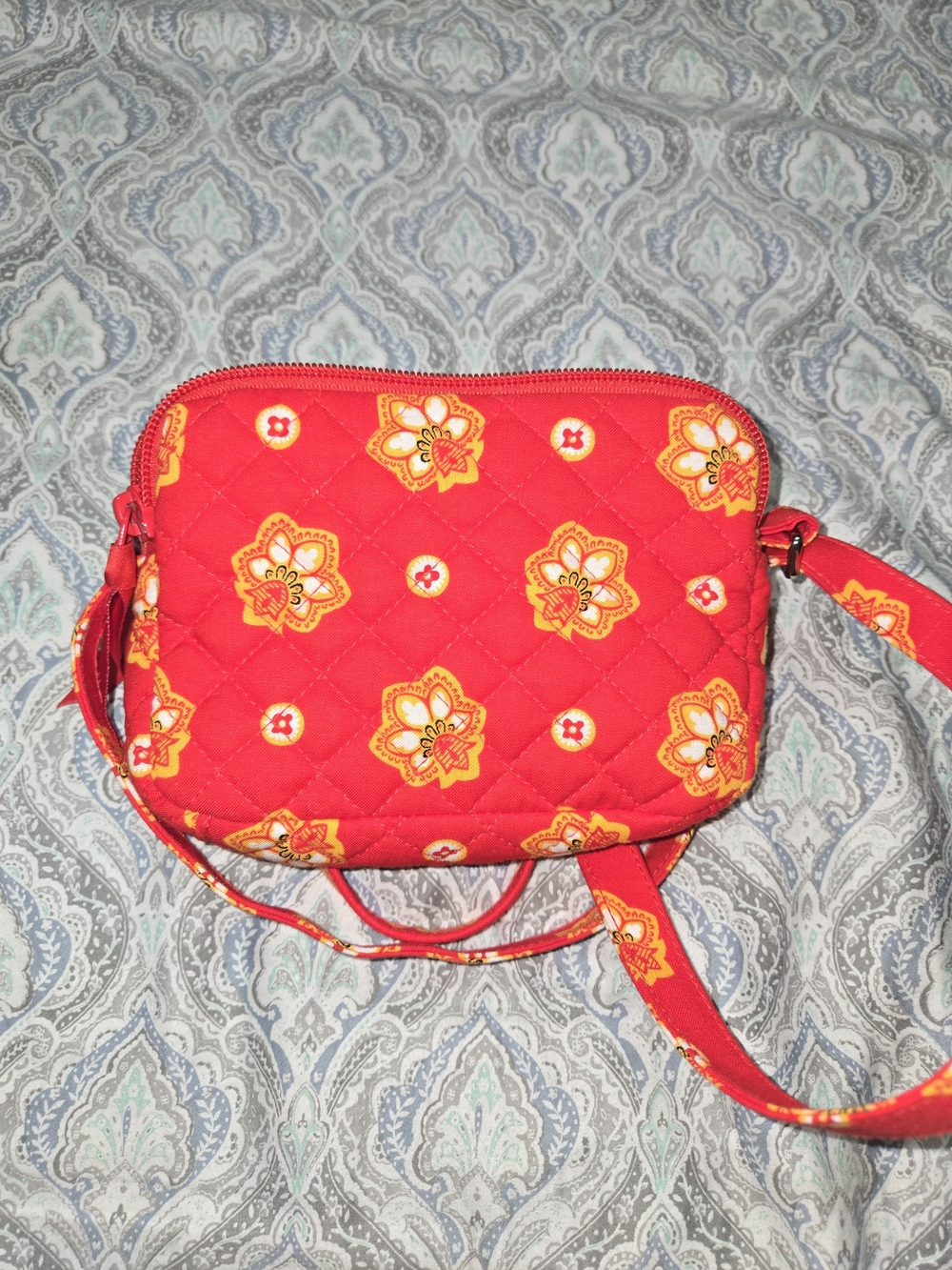 Vera Bradley Red Quilted Floral Kansas City Chiefs Crossbody - Picture 2 of 4